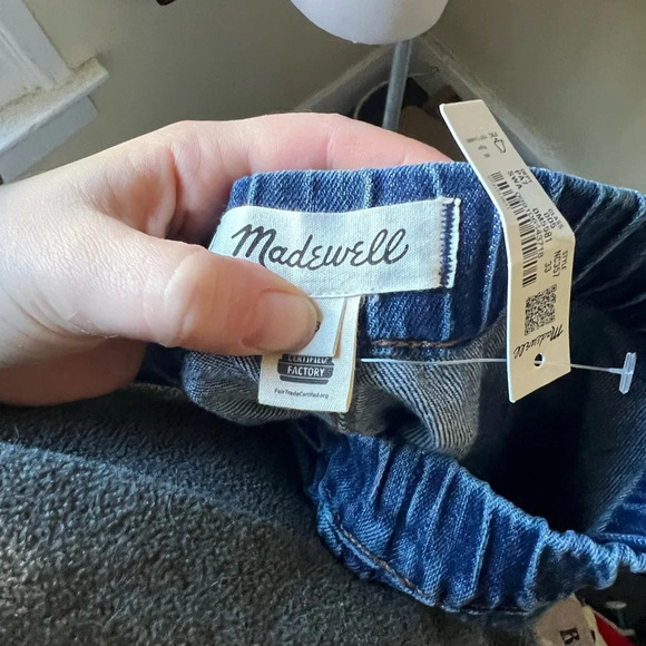 NWT Madewell Pull-On Straight Jeans in Saull Wash, size 33 - Picture 7 of 8